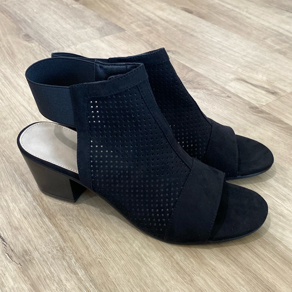 NEW Women’s Cutout Ankle Strap Boots